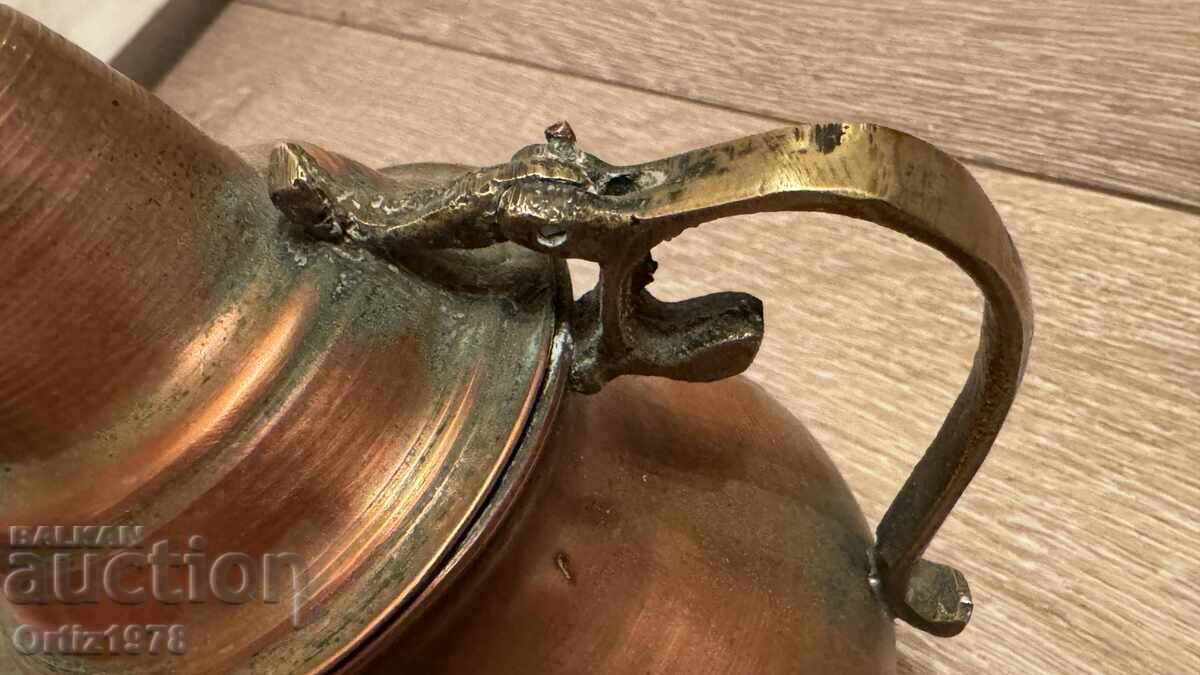 Livrarea Ceainic mic din cupru forjat – bijuterie, anii '60