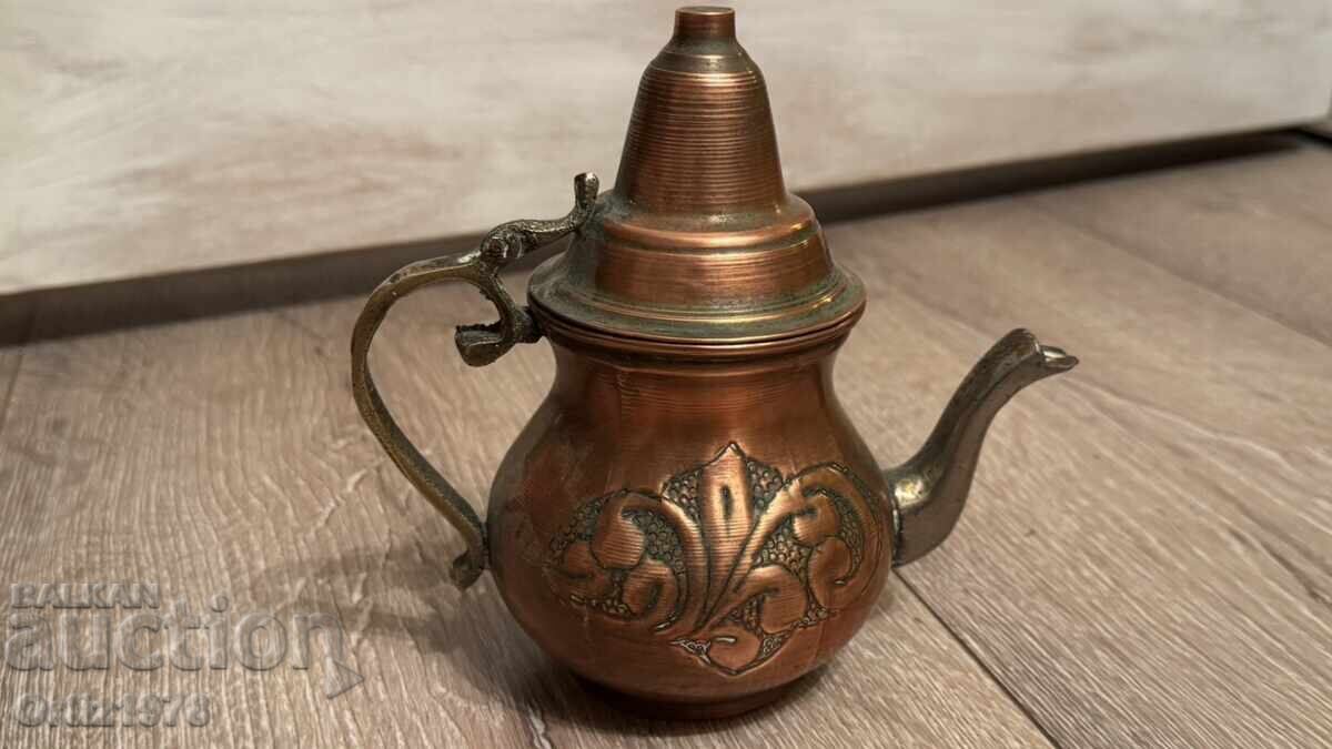 Ceainic mic din cupru forjat – bijuterie, anii '60