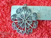 Παλιό μενταγιόν από ασημί φιλιγκράν