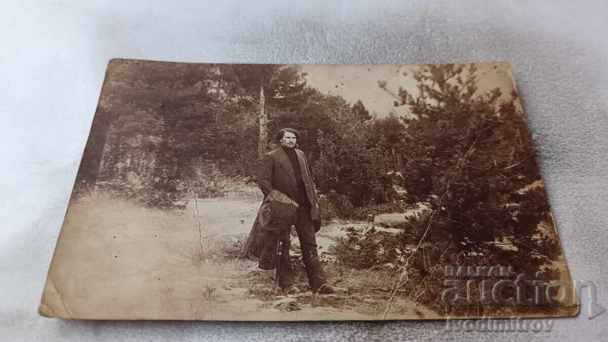 Fotografie Rakitovo Bărbat în pădure 1914 Fotografie Rakitovo Bărbat în pădure 1914