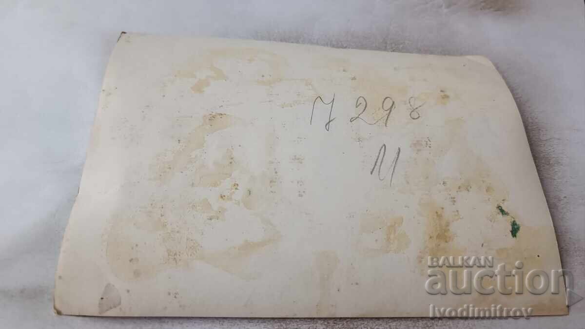 Fotografie Urs executând număr la circ cu preț 2.85 BGN | € 1.46 Fotografie Urs executând număr la circ cu preț 2.85 BGN | € 1.46