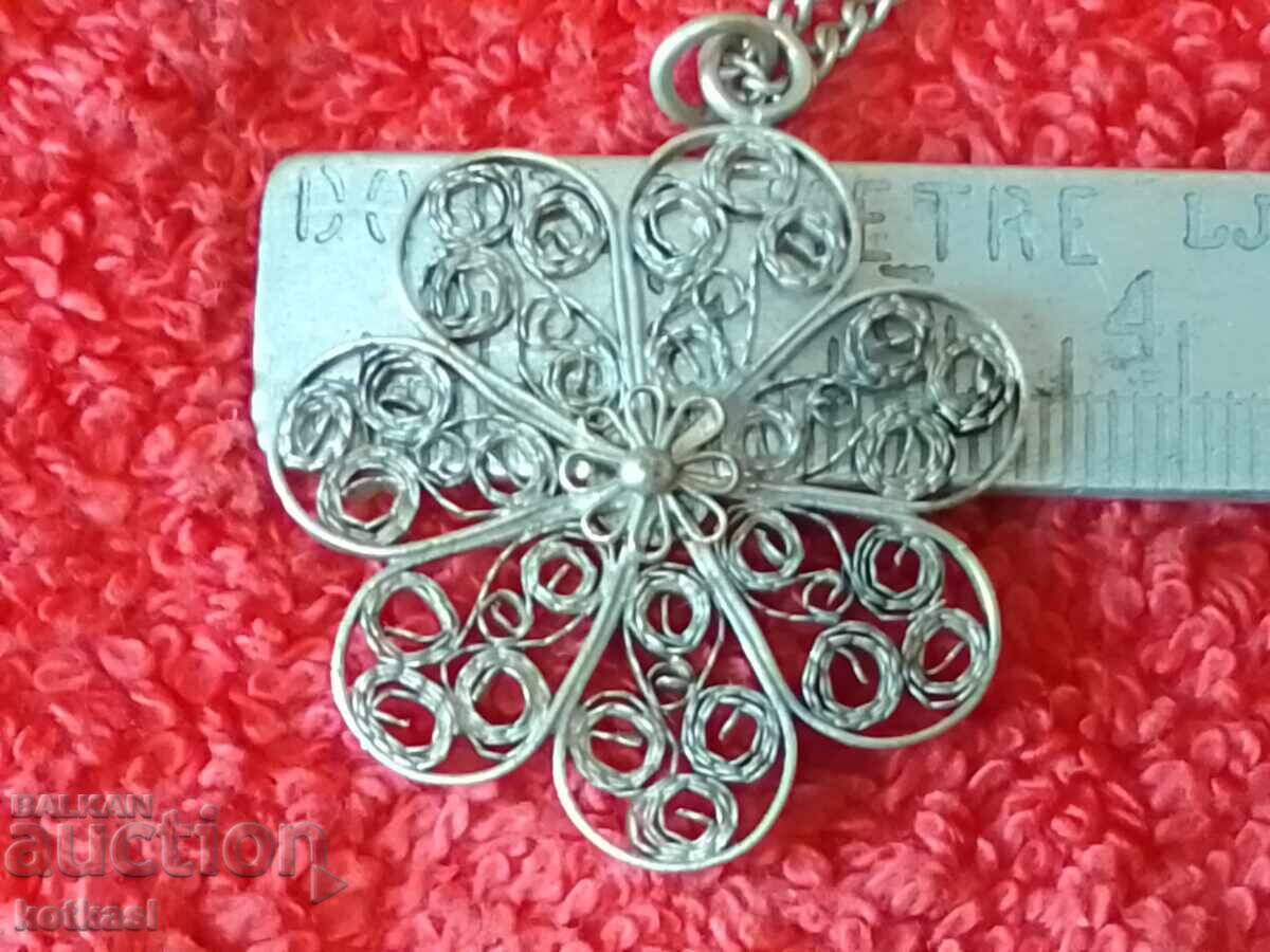 Стара сребърна висулка филигран с гердан