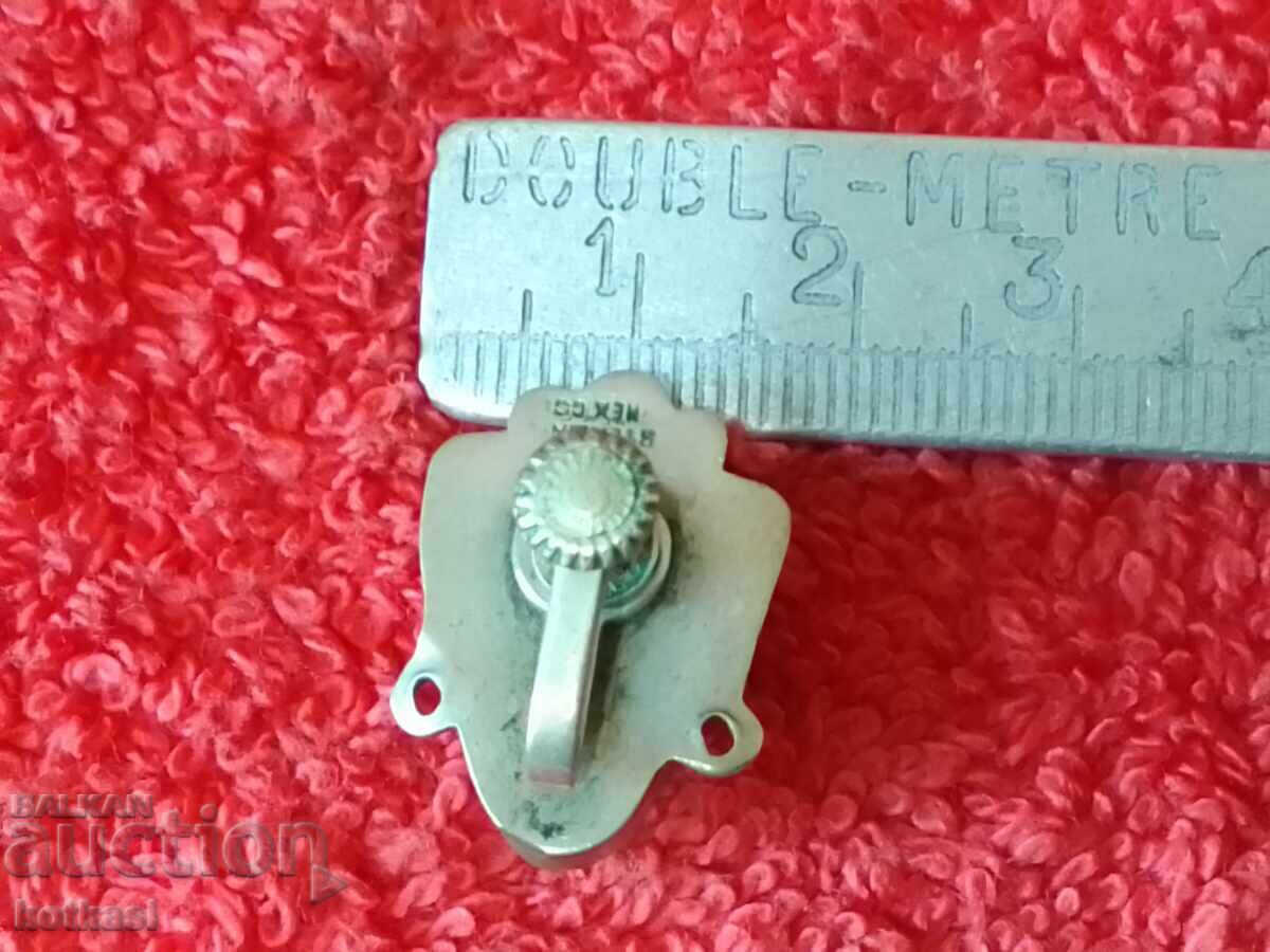 Стара единична сребърна обица с полускъпоценен камък с цена € 13.04 | 25.50 лв. Стара единична сребърна обица с полускъпоценен камък с цена € 13.04 | 25.50 лв.