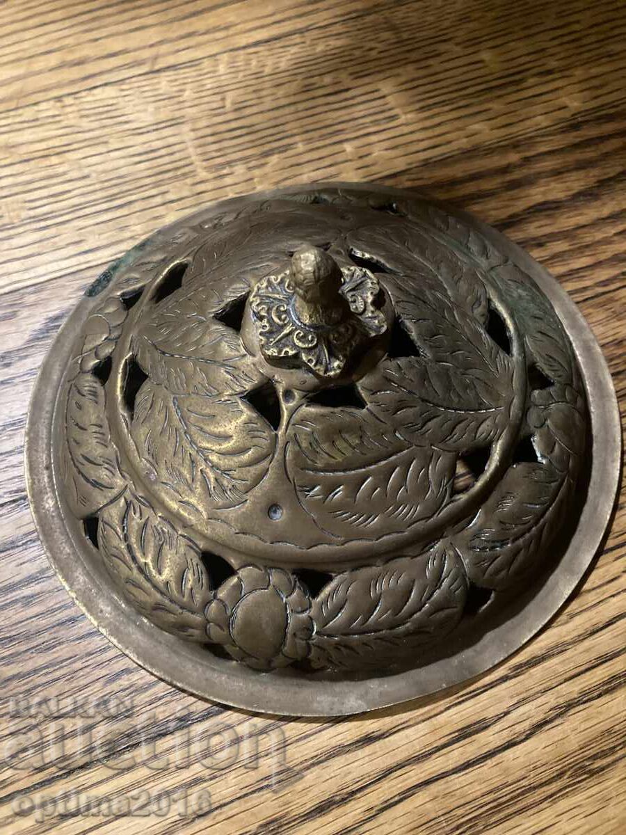 Επένδυση με ένθετα χάλκινο καπάκι