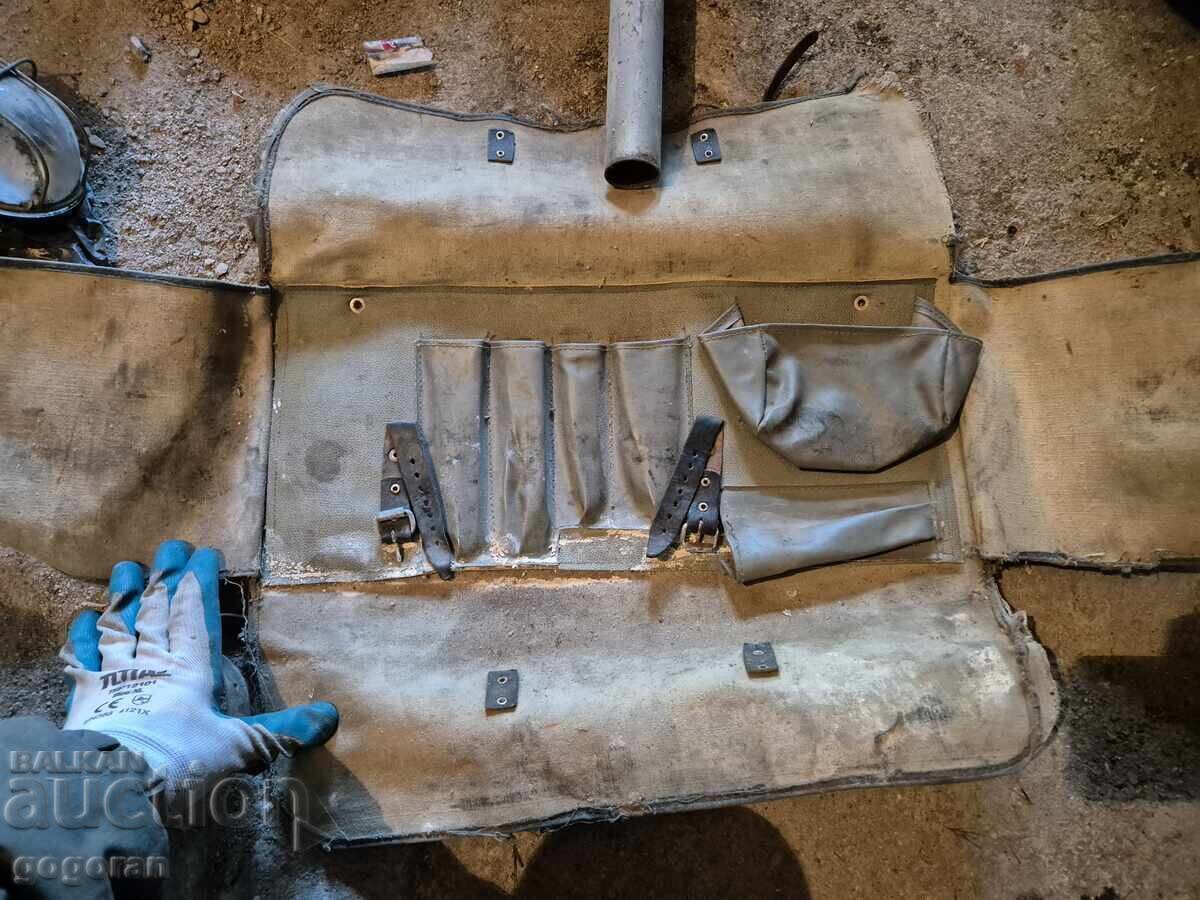 Παλιά υφασμάτινη τσάντα εργαλείων με τιμή € 6.00 | 11.74 BGN