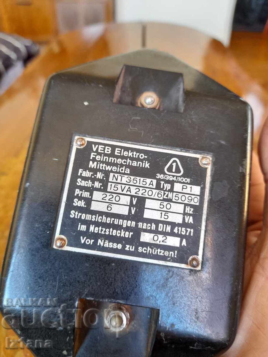 Livrarea Sursa de alimentare veche Livrarea Sursa de alimentare veche