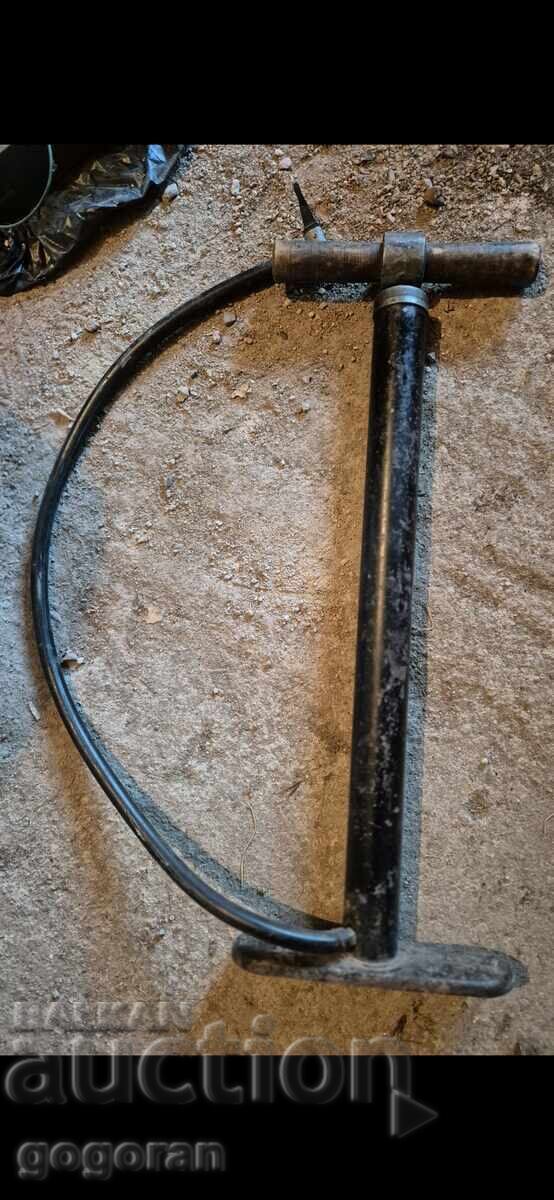 Old pump with price € 4.70 | 9.19 BGN