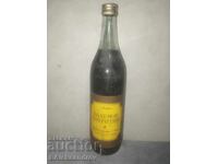 Sticlă de aperitiv de migdale pentru colecție