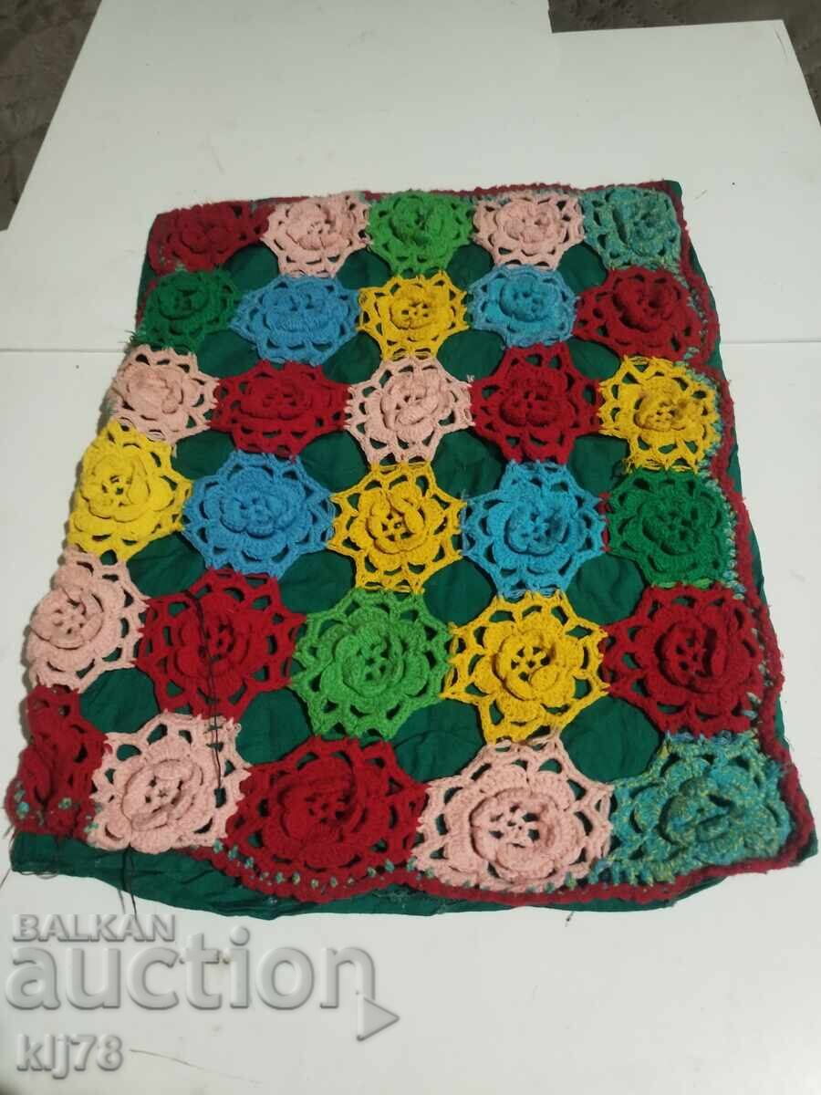 Delivery of Woven Pillow Decoration