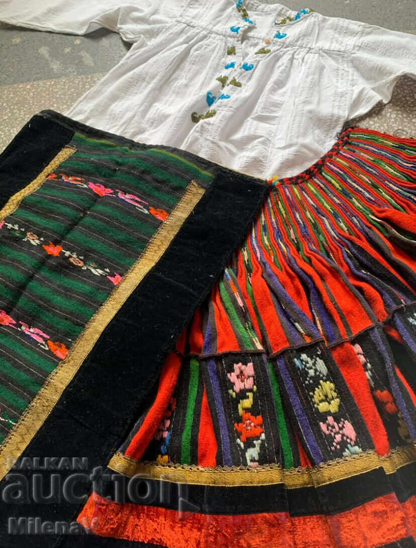 Носия от Плевенско с цена € 255.65 | 500.01 лв. Носия от Плевенско с цена € 255.65 | 500.01 лв.