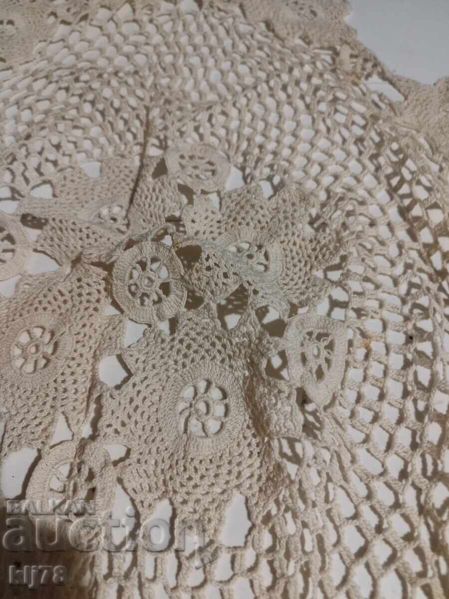 Голямо плетено каре с цена € 0.77 | 1.51 лв.