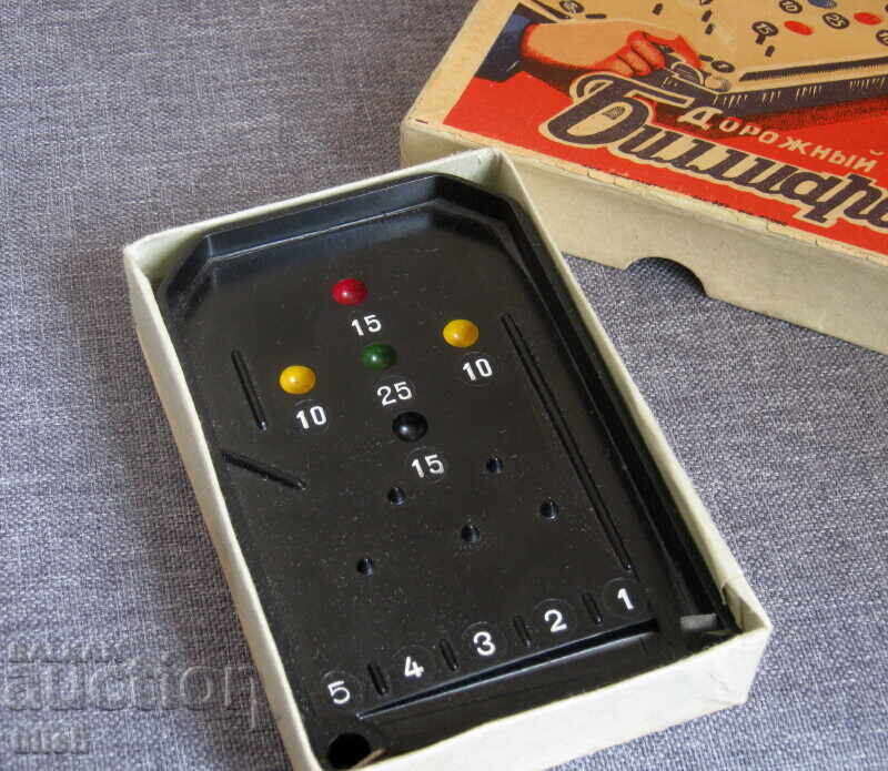 Дорожний билярд стара руска игра бакелит с кутия с цена € 20.45 | 40.00 лв.