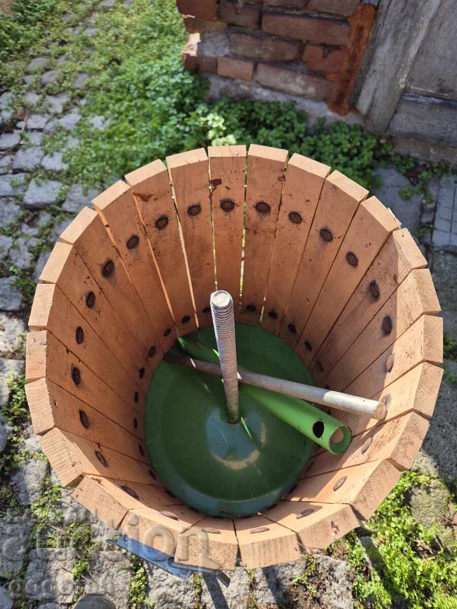 Presă pentru struguri cu preț € 17.90 | 35.01 BGN Presă pentru struguri cu preț € 17.90 | 35.01 BGN