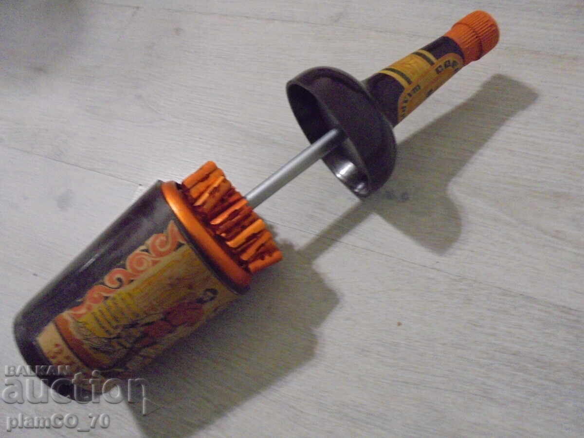 №*8409 Стар руски бакелитов цигаретник във форма на бутилка - 6