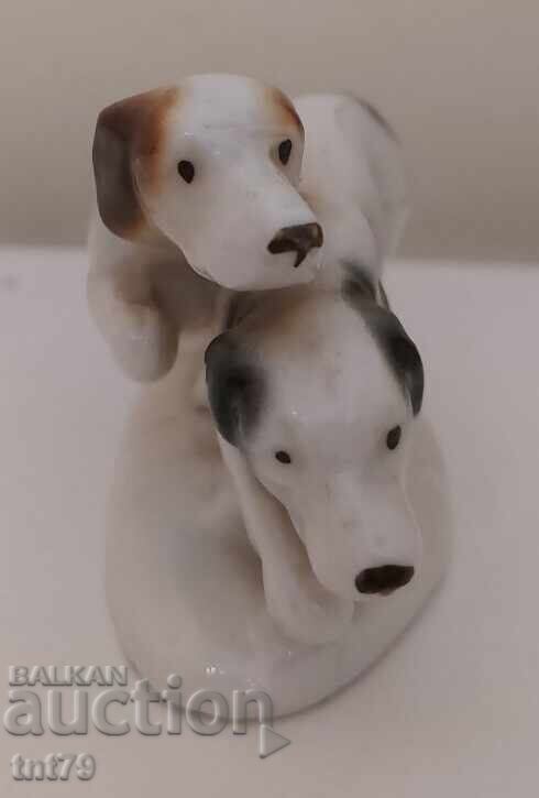 Аукцион Порцеланова фигура: кучета.