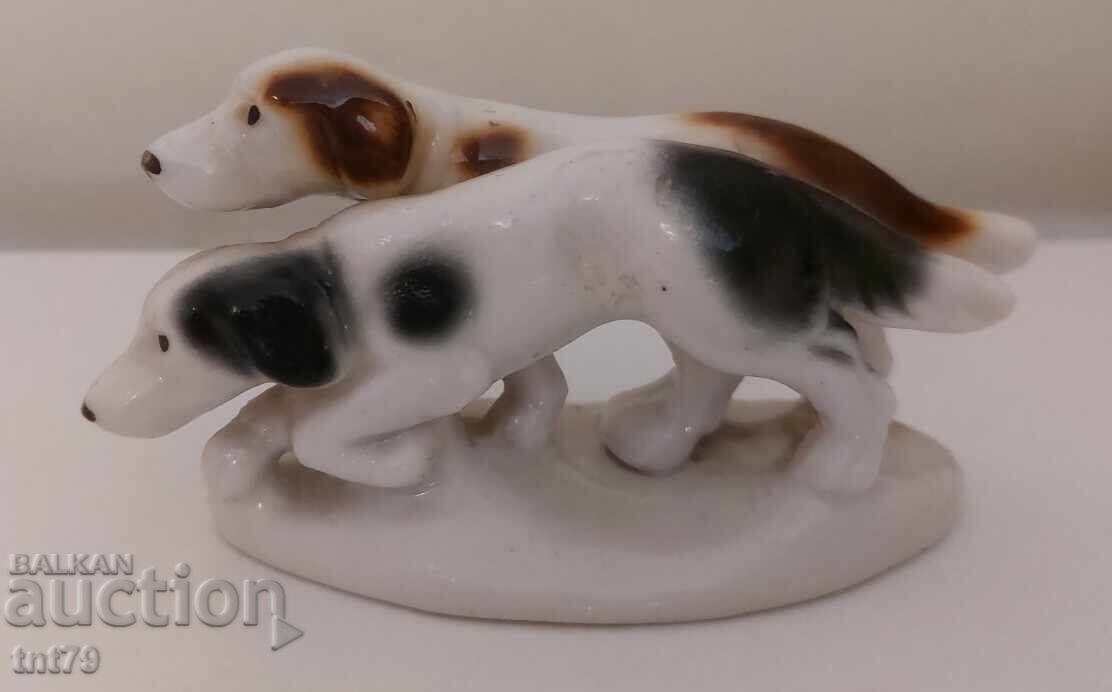 Порцеланова фигура: кучета.