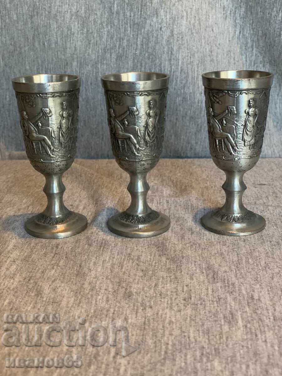 cupe de cositor cu preț € 25.56 | 49.99 BGN cupe de cositor cu preț € 25.56 | 49.99 BGN