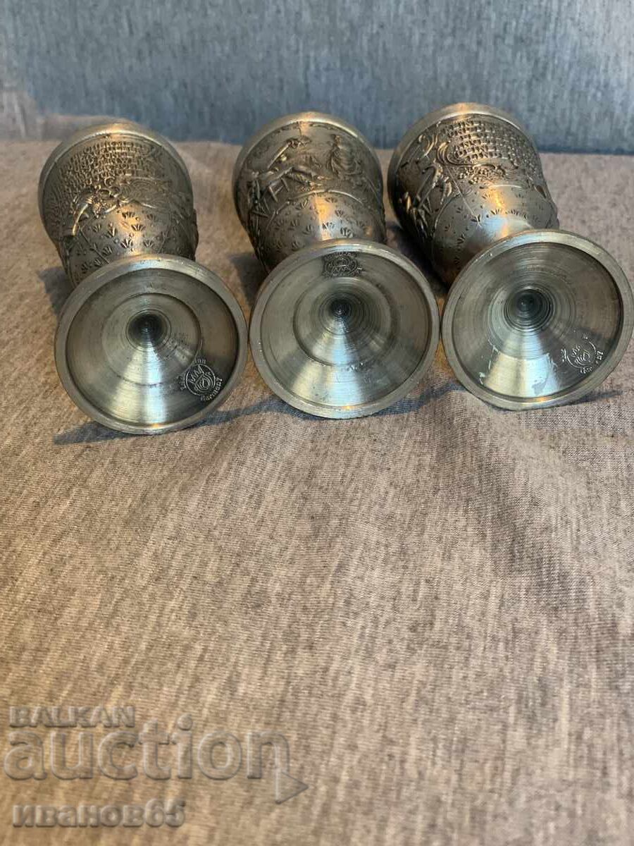 Livrarea cupe de cositor Livrarea cupe de cositor