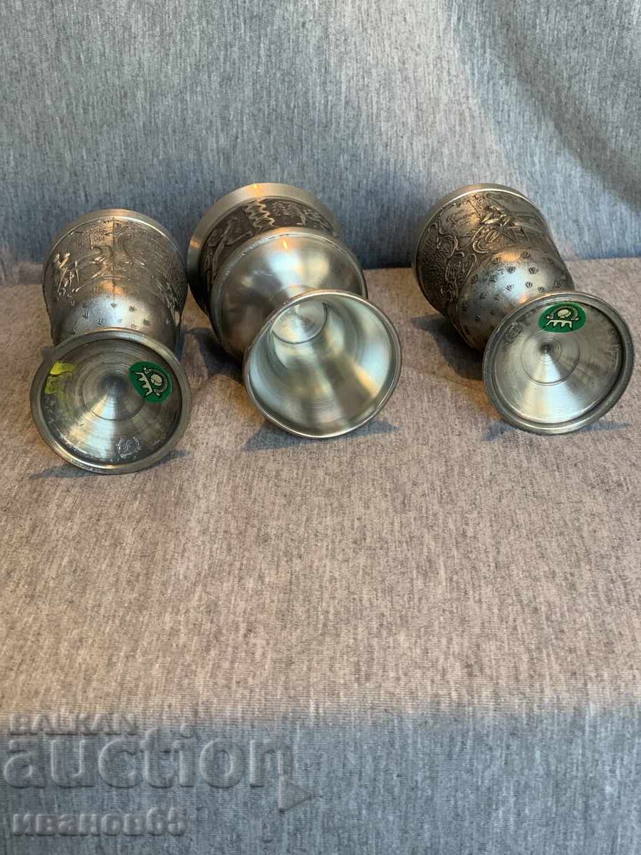 Livrarea cupe de cositor Livrarea cupe de cositor