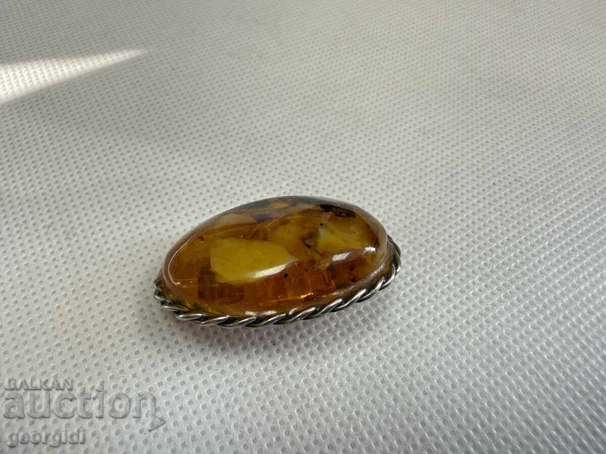 Old amber brooch. No. 7740 - 6 Old amber brooch. No. 7740 - 6