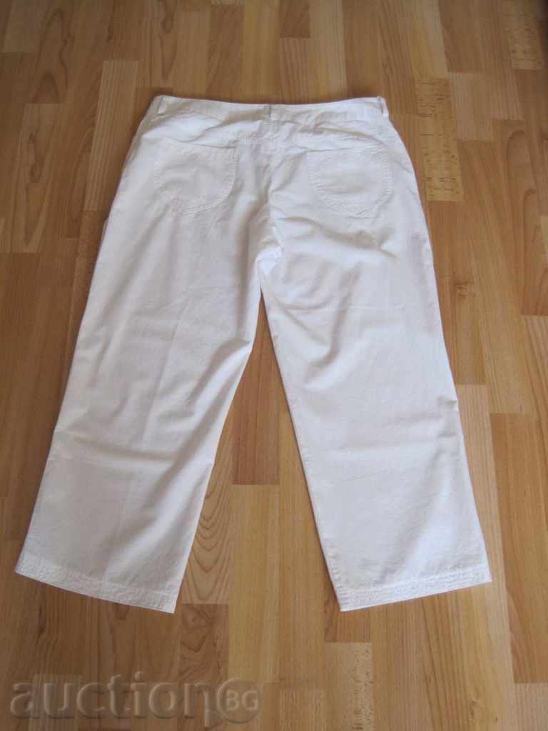 Pantaloni albi de vară cu preț € 5.62 | 10.99 BGN