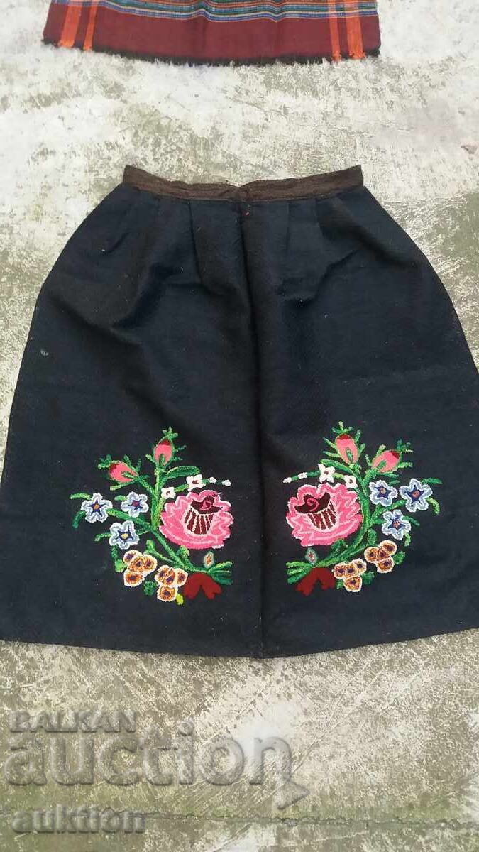 ВЪЗРОЖДЕНСКА ПИСАНА ВЪЛНЕНА ПРЕСТИЛКА с цена € 10.22 | 19.99 лв.