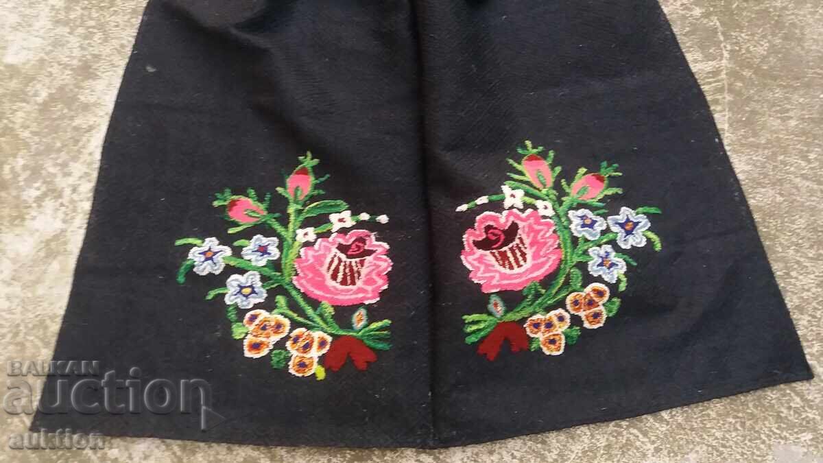 Доставка на ВЪЗРОЖДЕНСКА ПИСАНА ВЪЛНЕНА ПРЕСТИЛКА