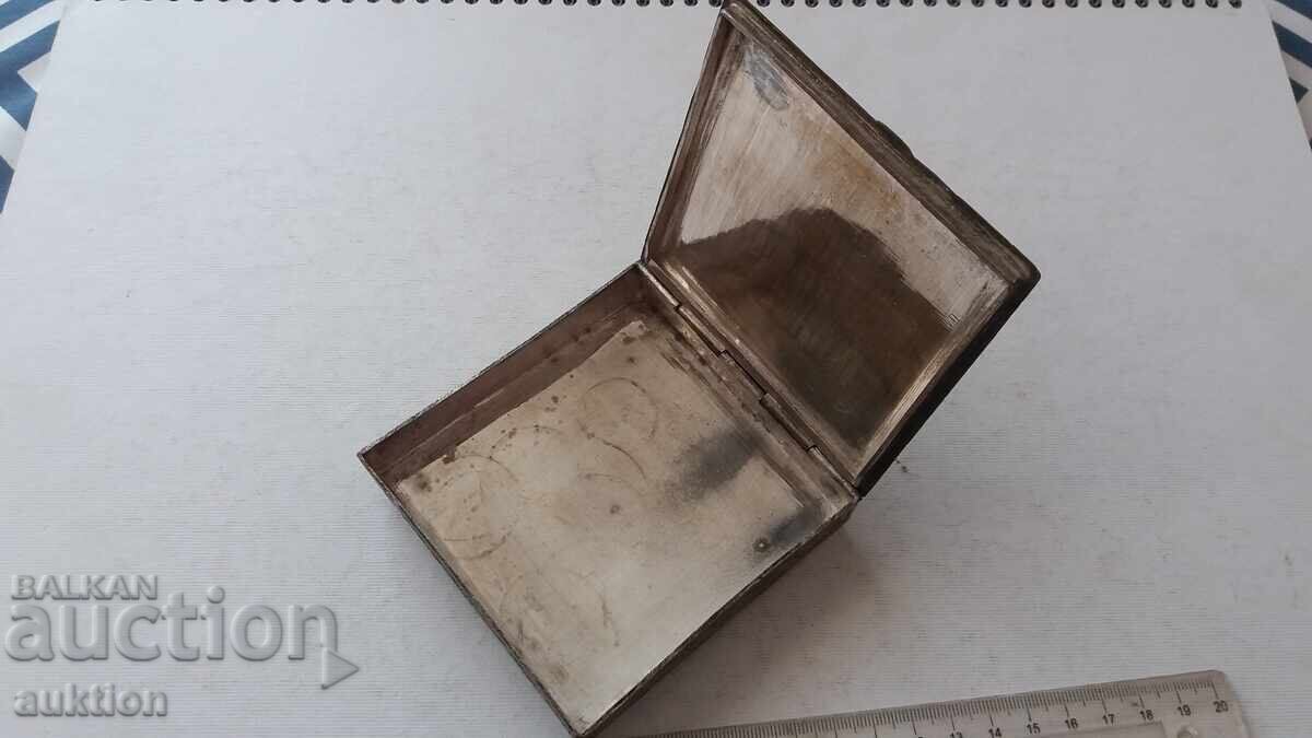 СТАРА МАСИВНА МЕТАЛНА КУТИЙКА ЗА БИЖУТА С КАМЪНИ - 6