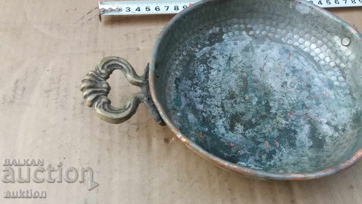 Аукцион КОВАНА ВЪЗРОЖДЕНСКА БАКЪРЕНА КУПА, ПОДНОС - ЧИНИЯ Аукцион КОВАНА ВЪЗРОЖДЕНСКА БАКЪРЕНА КУПА, ПОДНОС - ЧИНИЯ