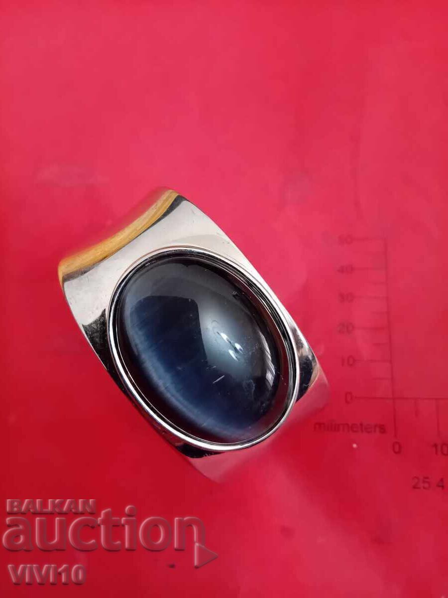 Αρχαίο βραχιόλι από μέταλλο και όνυχα με τιμή € 25.00 | 48.90 BGN