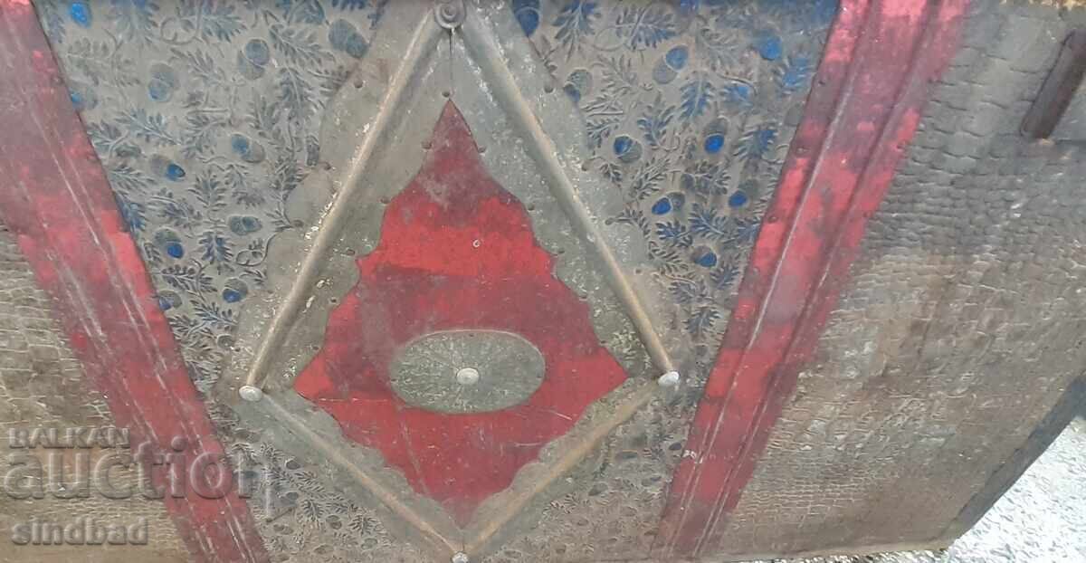 Доставка на Старинна ракла (сандък за чеиз)