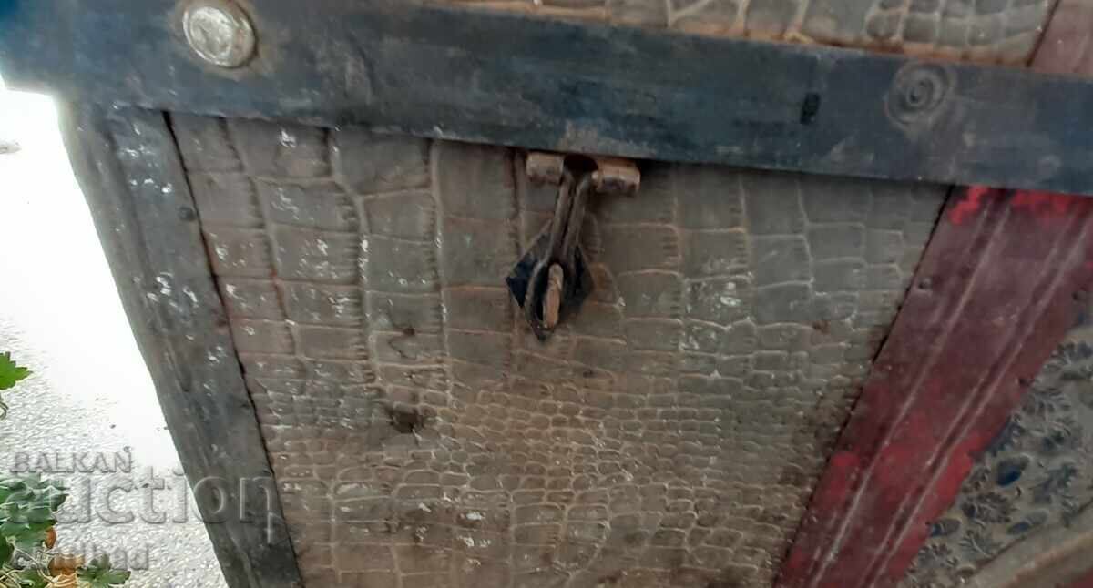 Старинна ракла (сандък за чеиз) - 5