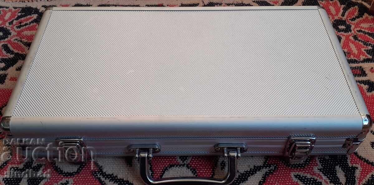 Аукцион Куфарче за покер ( и други игри) Аукцион Куфарче за покер ( и други игри)