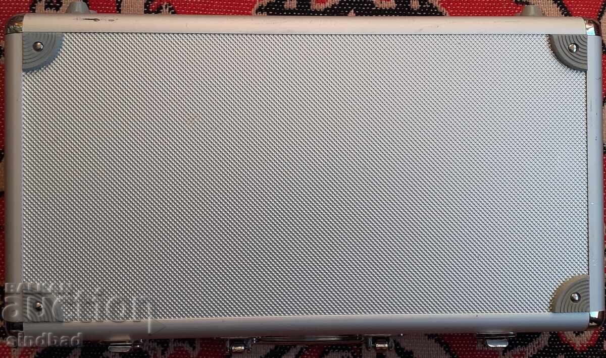 Доставка на Куфарче за покер ( и други игри) Доставка на Куфарче за покер ( и други игри)