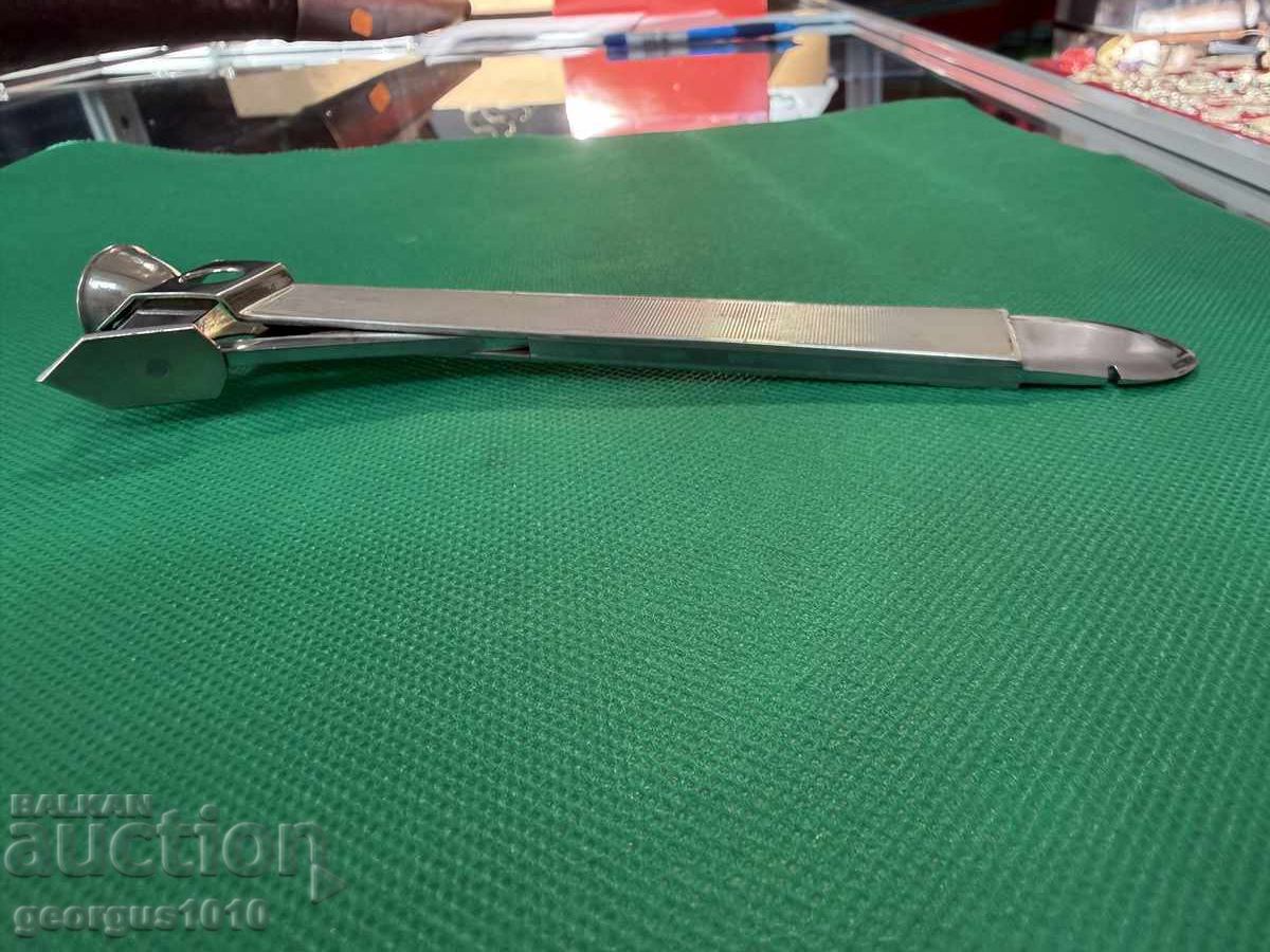 Аукцион Сребърна резачка за пури/пърети №7745 Аукцион Сребърна резачка за пури/пърети №7745