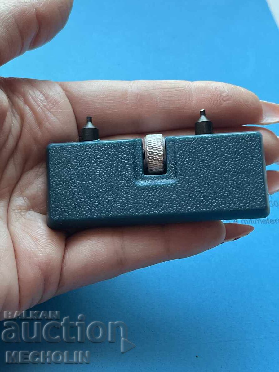 INSTRUMENT PENTRU DESCHIS CARCASE DE CEAS - 6