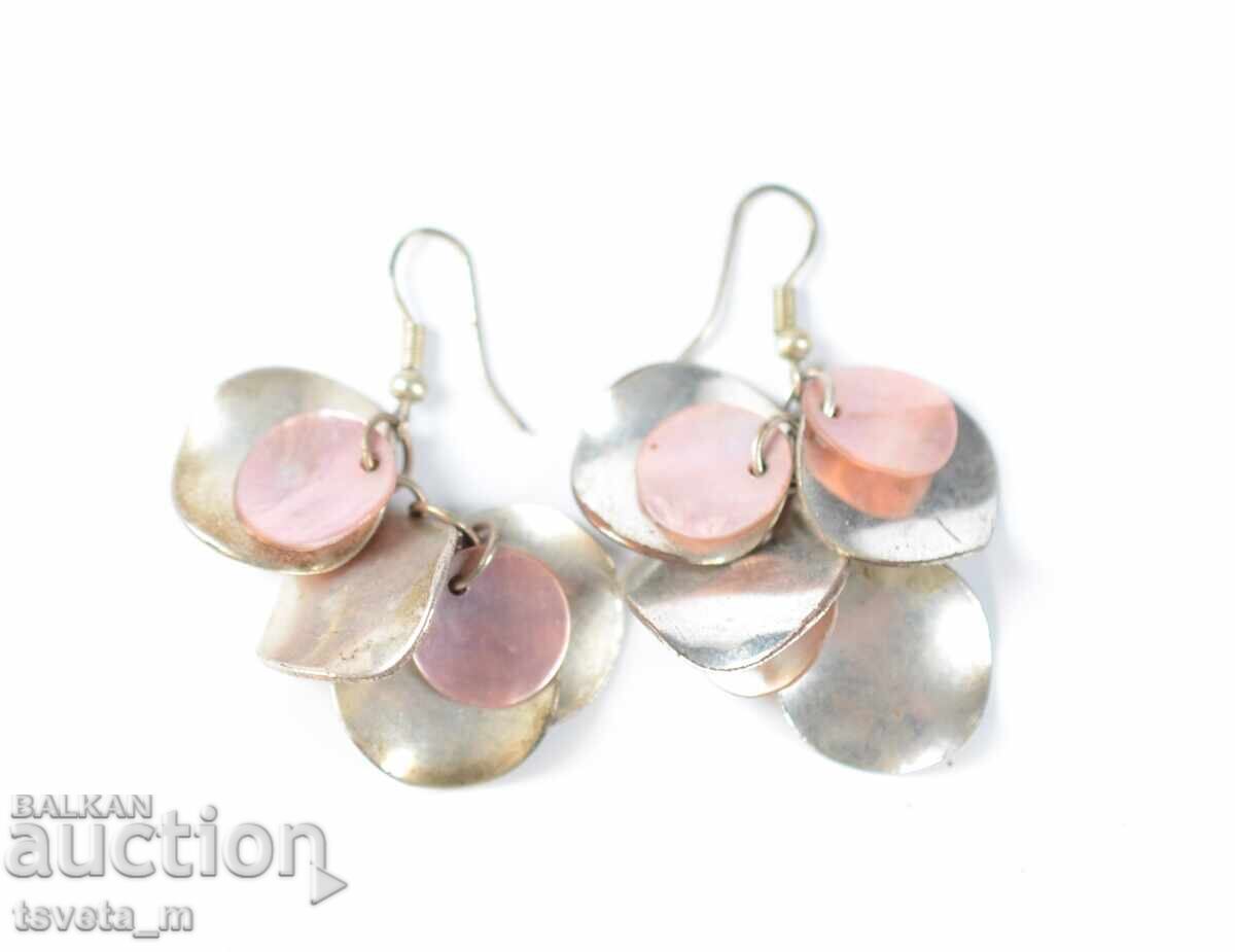 Висящи обици от метал и седеф