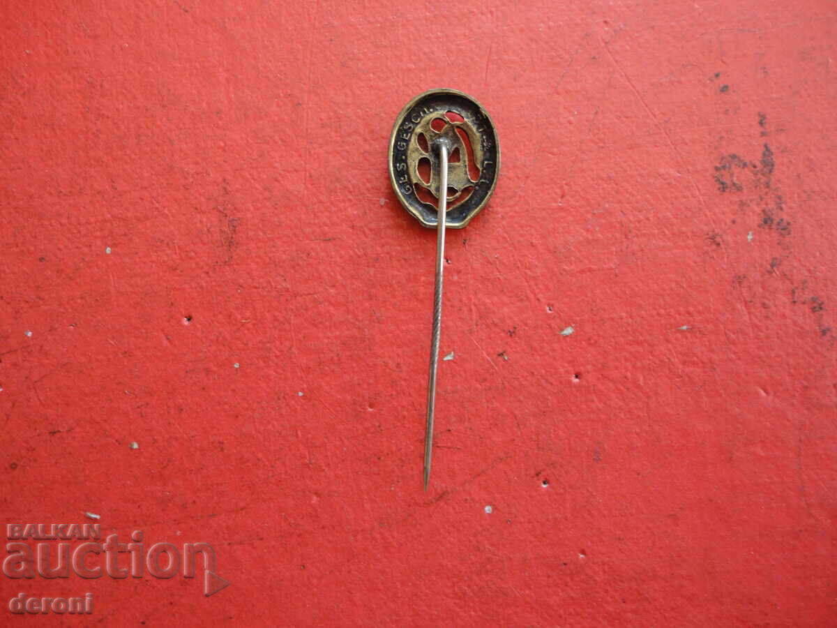 Delivery of Vintage DSB badge