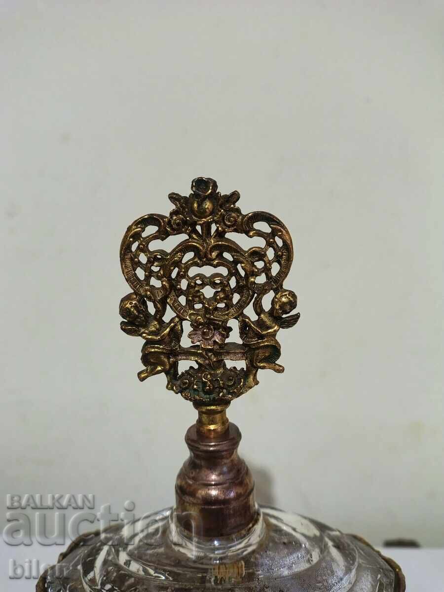 Уникално Красиво Старо Шише За Парфюм с цена € 56.23 | 109.98 лв. Уникално Красиво Старо Шише За Парфюм с цена € 56.23 | 109.98 лв.