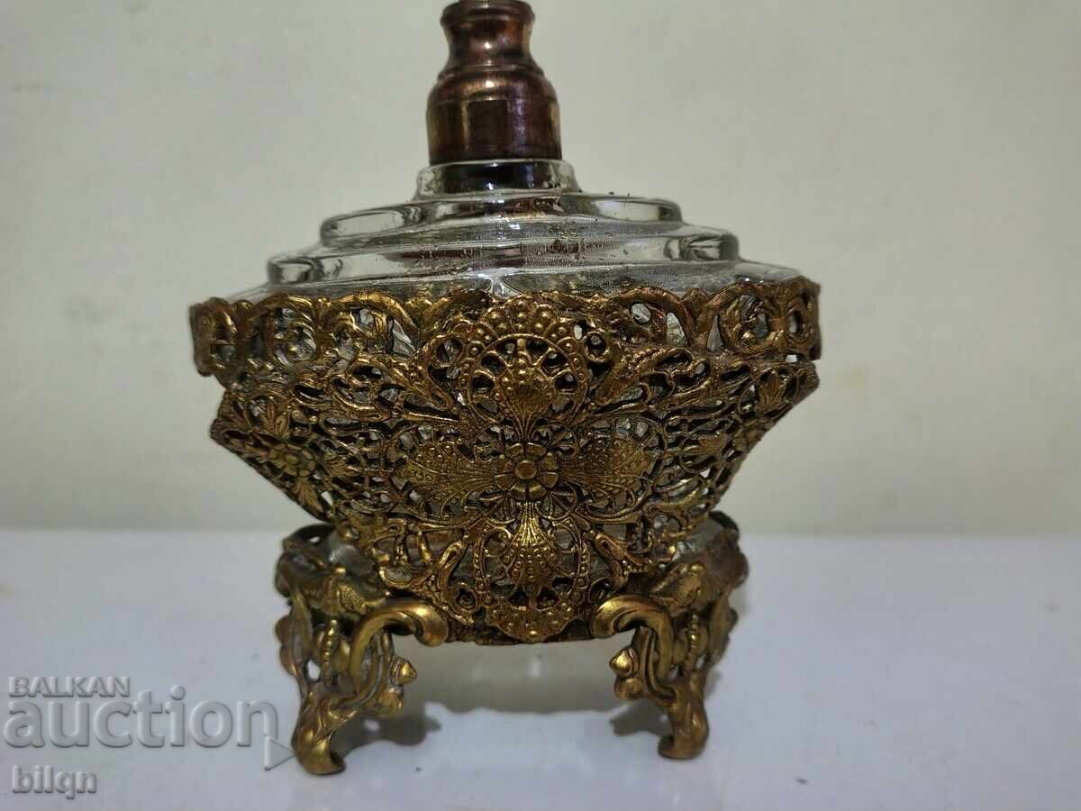 Аукцион Уникално Красиво Старо Шише За Парфюм Аукцион Уникално Красиво Старо Шише За Парфюм