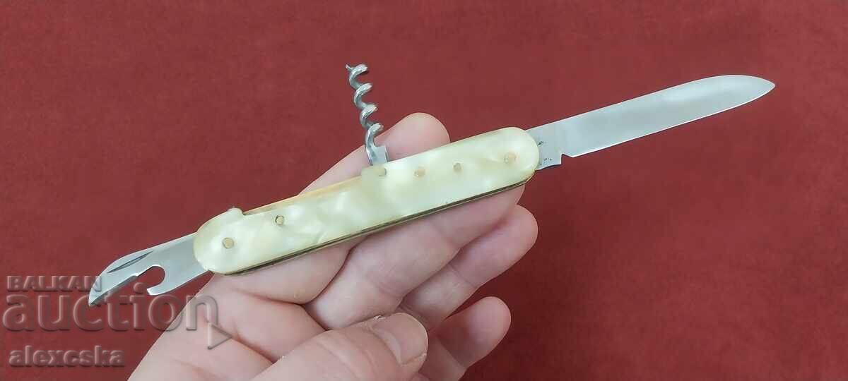 Livrarea Cuțit de buzunar - Seceră și ciocan Livrarea Cuțit de buzunar - Seceră și ciocan