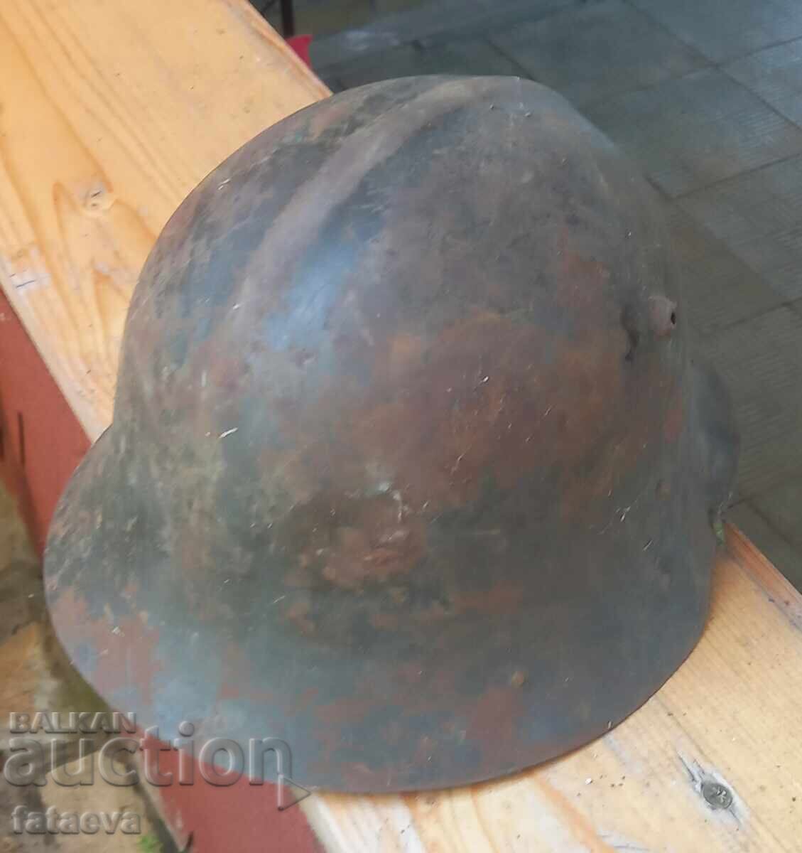 Παλιό στρατιωτικό κράνος, γερμανικού τύπου με τιμή € 4.35 | 8.51 BGN