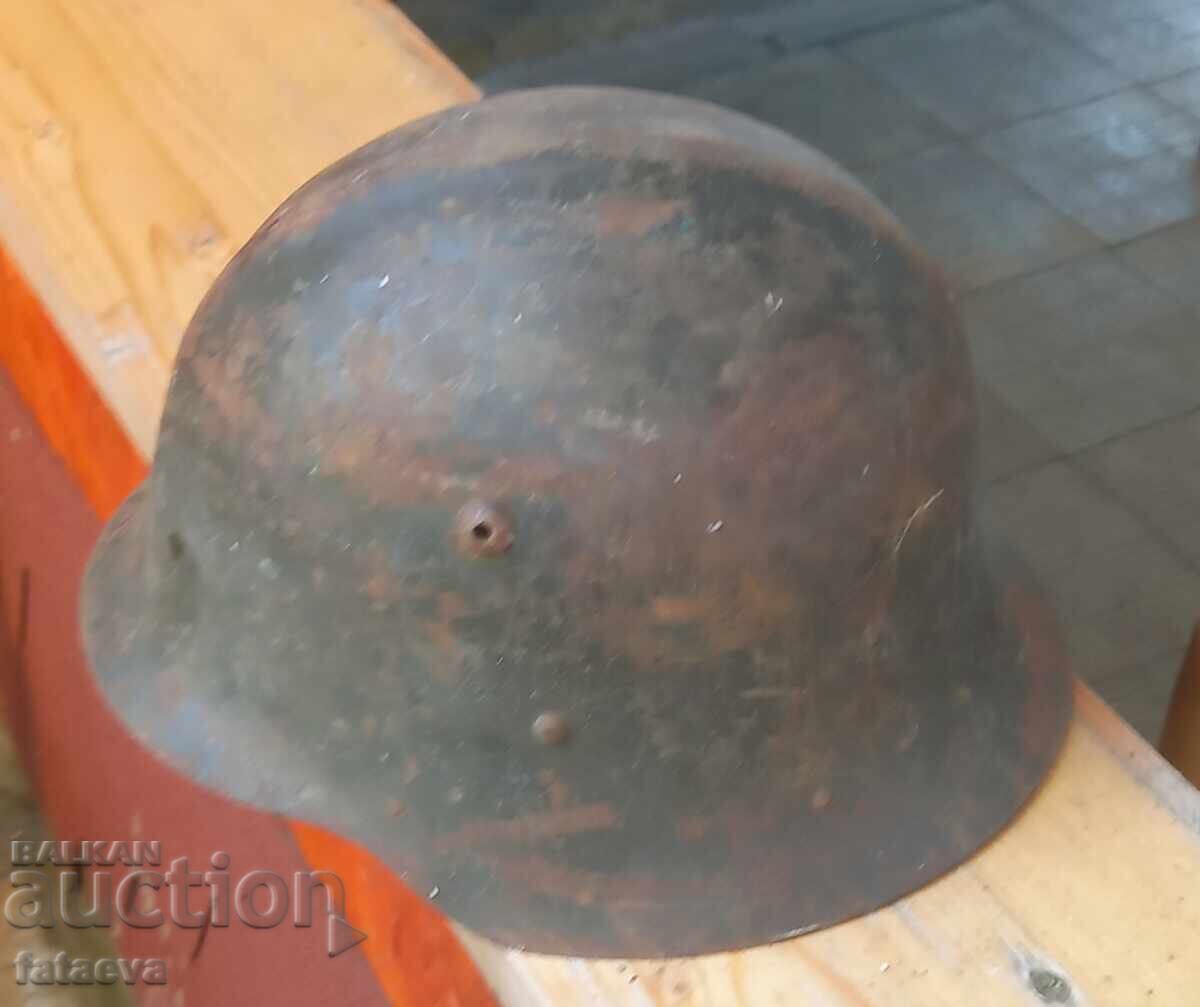 Παλιό στρατιωτικό κράνος, γερμανικού τύπου