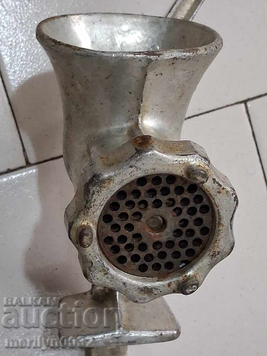 Licitație Mașină de tocat carne veche, mașină de tocat Licitație Mașină de tocat carne veche, mașină de tocat