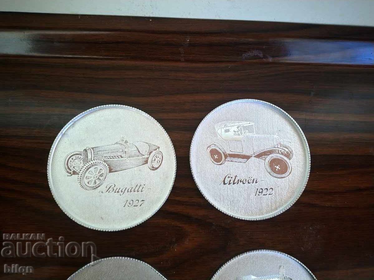 Suporturi de pahare grozave cu mașini vechi cu preț € 15.33 | 29.98 BGN