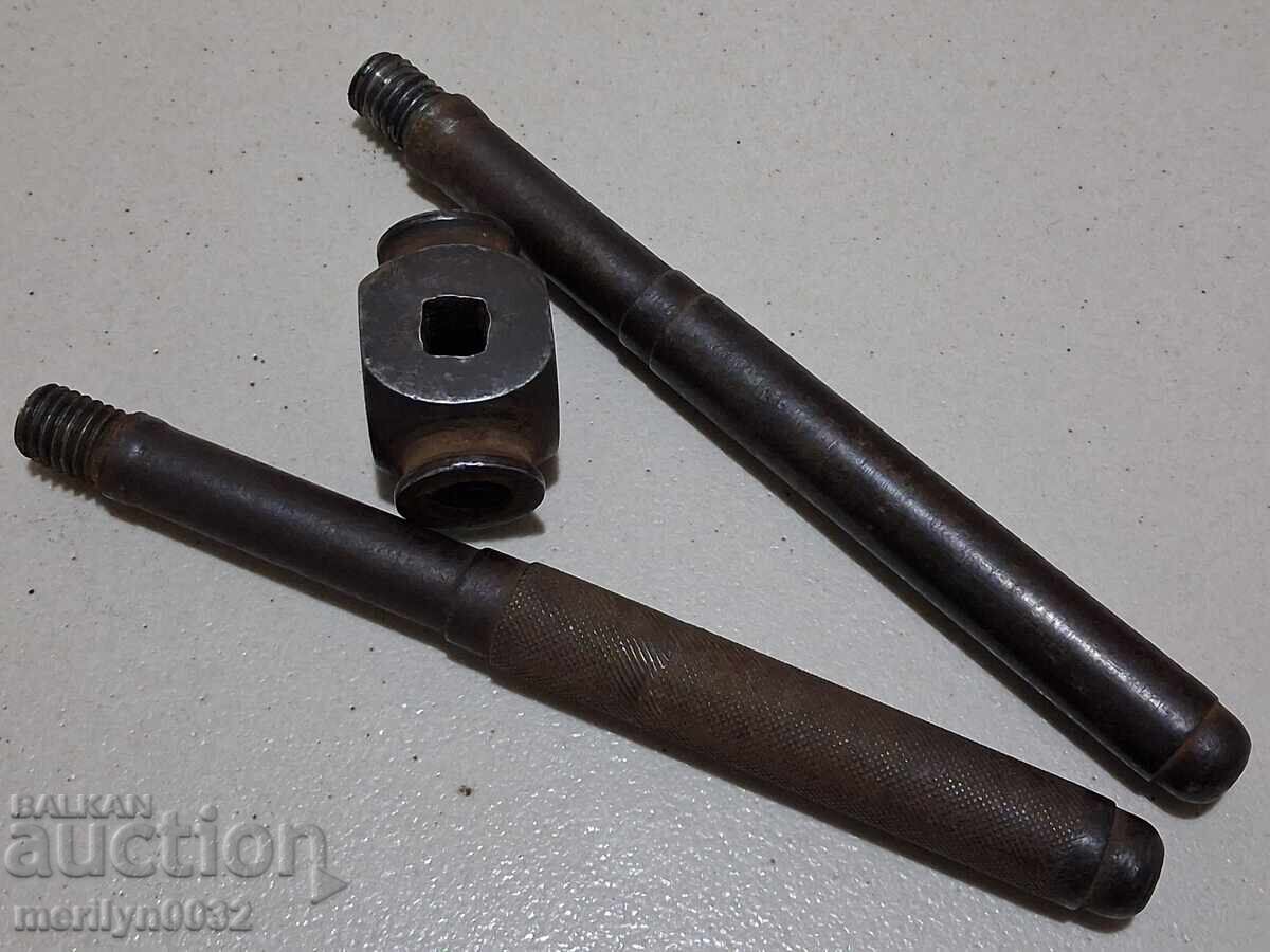 Стар железарски инструмент върток за метчик - 5 Стар железарски инструмент върток за метчик - 5