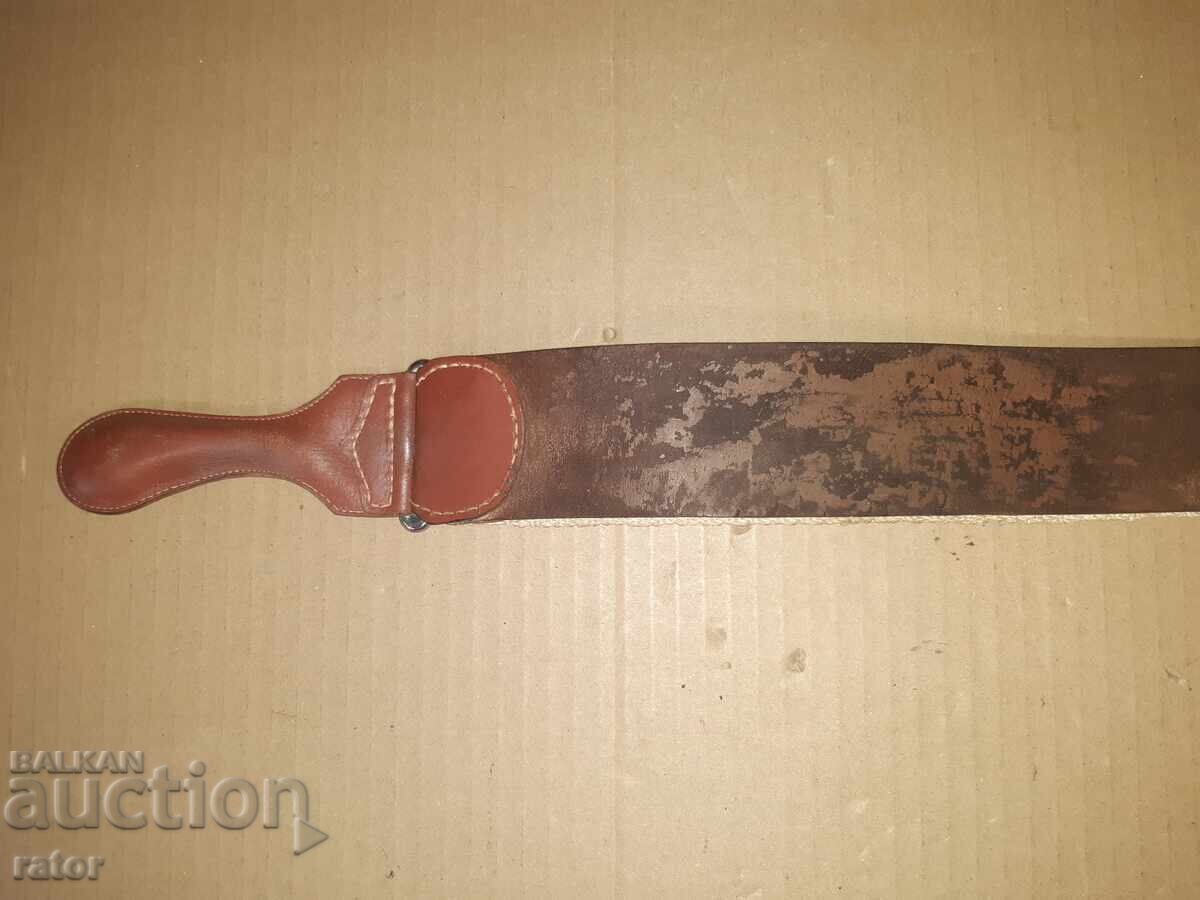 Παλιό δερμάτινο λουρί ξυρίσματος, λουρί ακονίσματος ξυραφιών με τιμή € 15.33 | 29.98 BGN