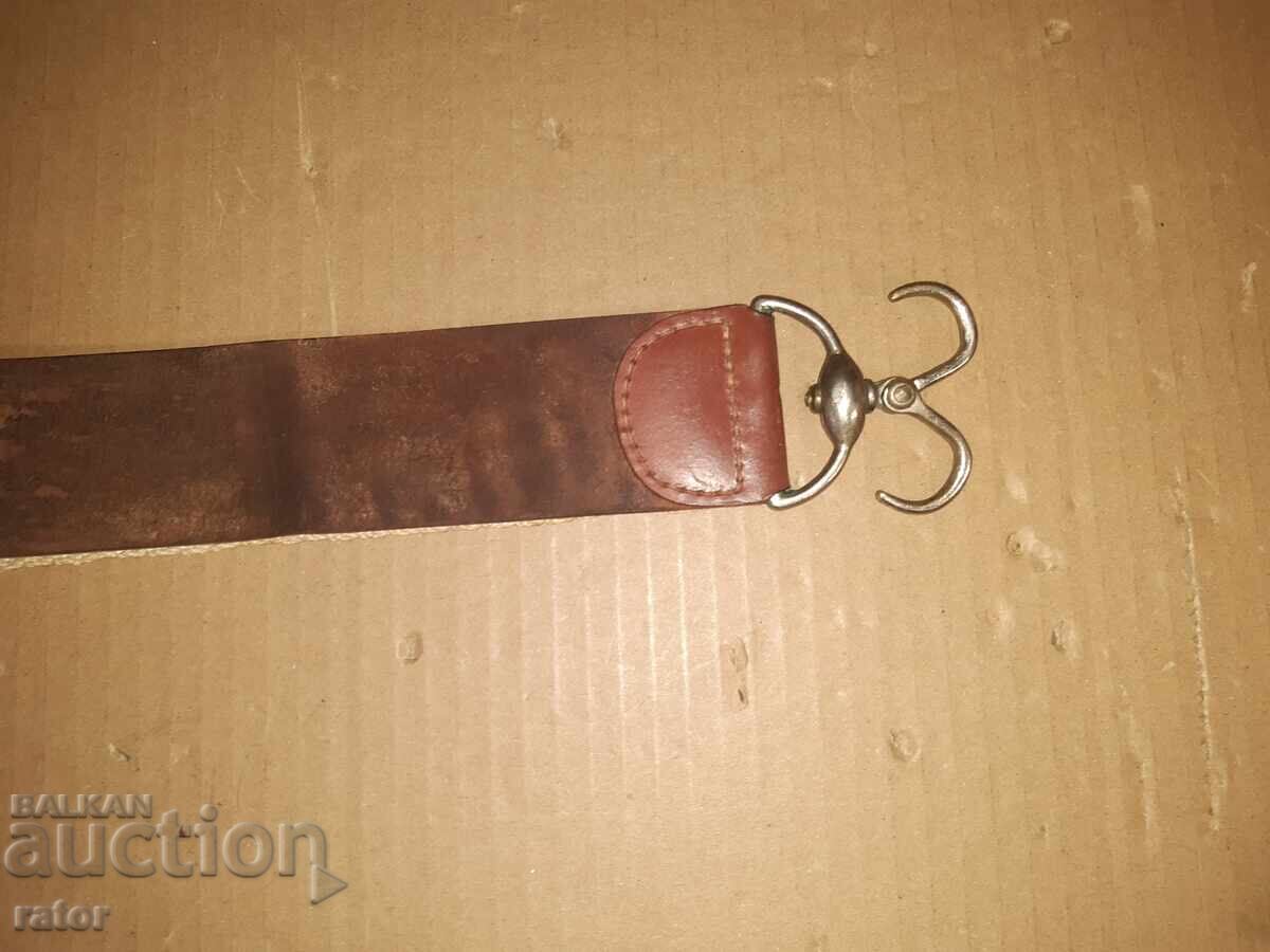 Παράδοση Παλιό δερμάτινο λουρί ξυρίσματος, λουρί ακονίσματος ξυραφιών