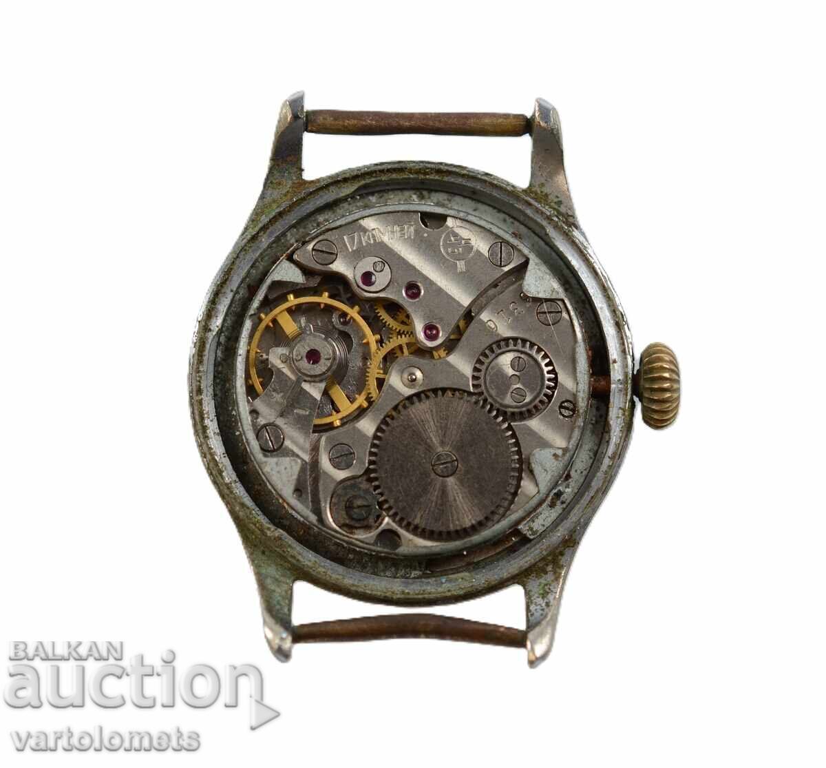 Мъжки часовник САТУРН СССР   -  не работи с цена € 4.00 | 7.82 лв.