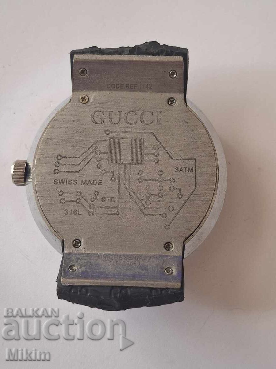 Ceas bărbătesc Gucci cu preț € 8.18 | 16.00 BGN Ceas bărbătesc Gucci cu preț € 8.18 | 16.00 BGN